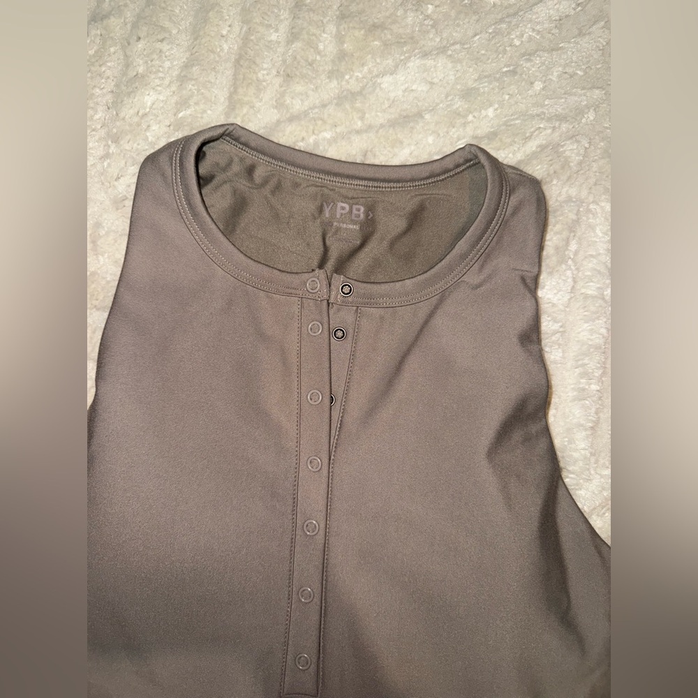 Abercrombie & Fitch Taupe Athletic Shorts Set - Picture 3 of 4